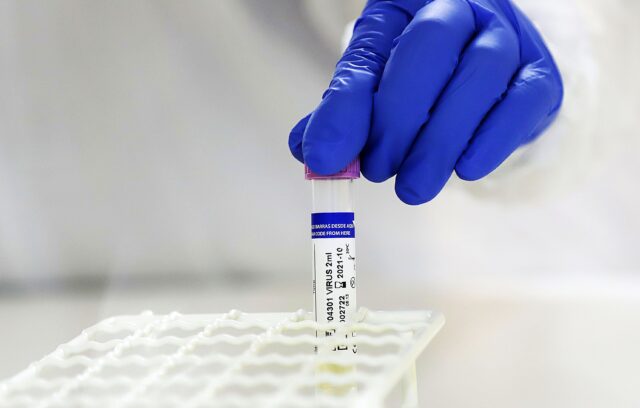 1610427712_937_un-estudio-cientifico-determino-que-los-asintomaticos-transmiten-el-virus-en-mas-de-la-mitad-de-los-casos
